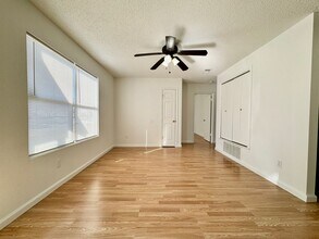 306 Edmond St in Taylor, TX - Foto de edificio - Building Photo