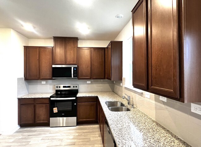 7510 Fishbowl Ln in San Antonio, TX - Building Photo - Building Photo