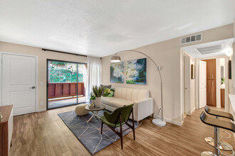 The Lexington Apartment Homes in Agoura Hills, CA - Foto de edificio - Building Photo