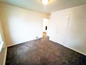 21304 Hansen Rd in Maple Heights, OH - Building Photo - Building Photo