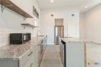 462 Ledgeview Dr in Canyon Lake, TX - Building Photo - Building Photo