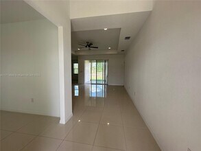 3000 36th St W in Lehigh Acres, FL - Building Photo - Building Photo