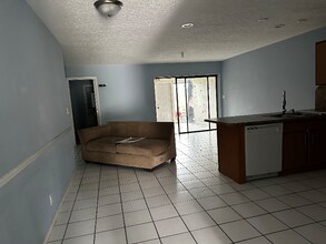 3259 NW 118th Ln in Coral Springs, FL - Foto de edificio - Building Photo