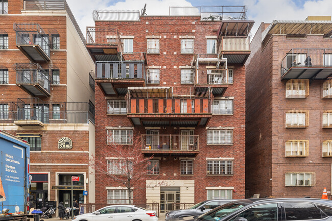 805 Bedford Ave in Brooklyn, NY - Building Photo - Building Photo