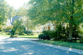 5913 Brookmeade Ter in Glen Allen, VA - Foto de edificio - Building Photo