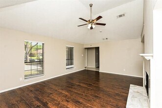 3309 Country Creek Ln in Fort Worth, TX - Building Photo - Building Photo