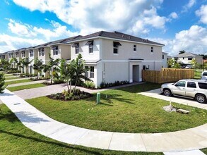 196 NE 13th Ave in Homestead, FL - Building Photo - Building Photo