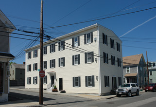 84 Water St in Newburyport, MA - Building Photo - Building Photo