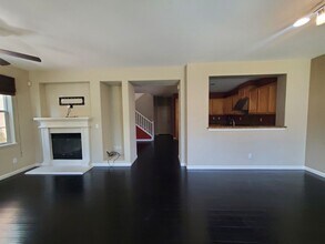 28563 Starboard Ln in Hayward, CA - Foto de edificio - Building Photo