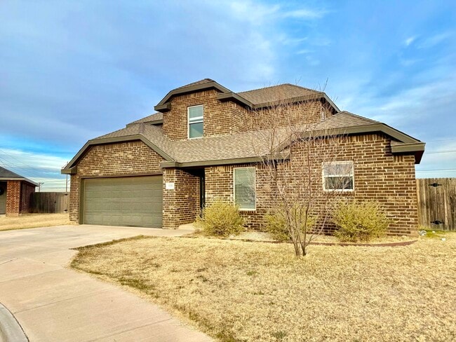 property at 909 Manchester Ct