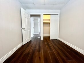 112 Cross St in Chatham, ON - Building Photo - Building Photo