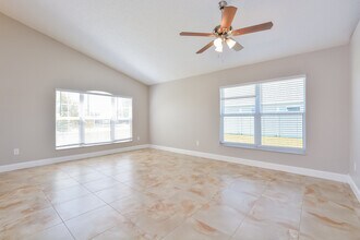 2102 Shannon Lakes Blvd in Kissimmee, FL - Building Photo - Building Photo