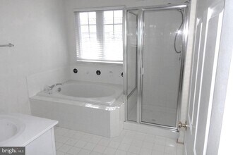 16606 Barge Cir in Woodbridge, VA - Building Photo - Building Photo