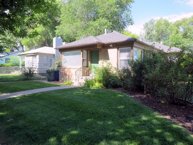 property at 1518 S Green St