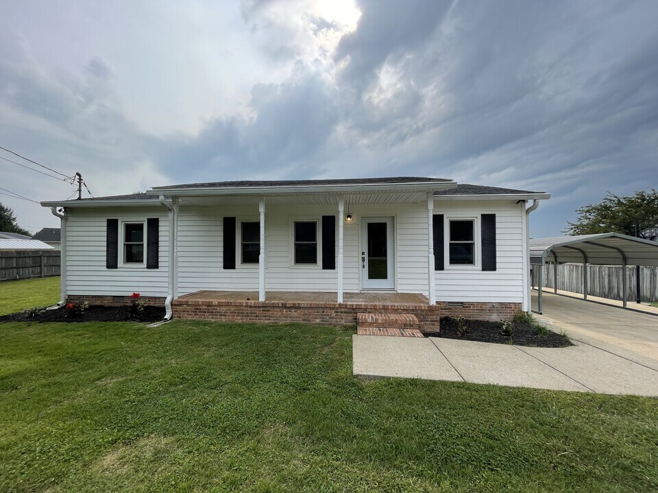 110 Rodeo Dr in Columbia, TN - Building Photo