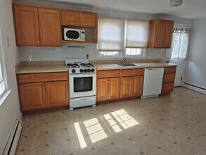 136 Fox St in Fairfield, CT - Building Photo - Building Photo
