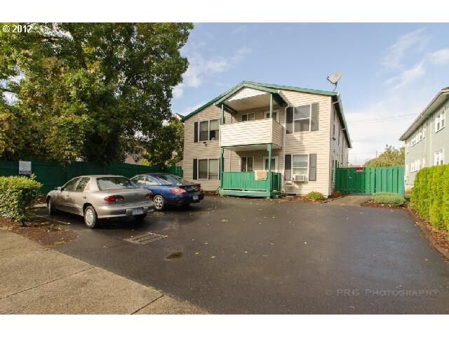 7810 N Portsmouth Ave in Portland, OR - Foto de edificio