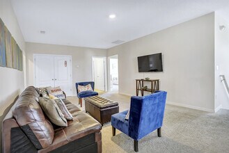 6079 Broad Oak Dr in Davenport, FL - Building Photo - Building Photo