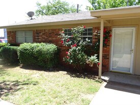 4818 66th St in Lubbock, TX - Building Photo