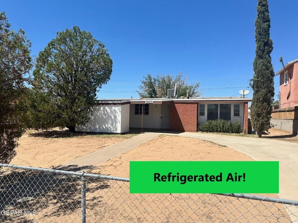 5405 Raymond Telles Dr in El Paso, TX - Building Photo