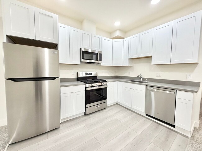 4758-4764-4764 Mission St