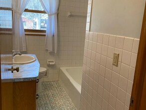914 Sommerville St S in Shakopee, MN - Building Photo - Building Photo