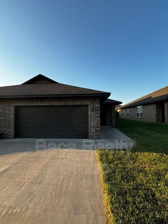 1832 Post Oak Rd in El Reno, OK - Building Photo