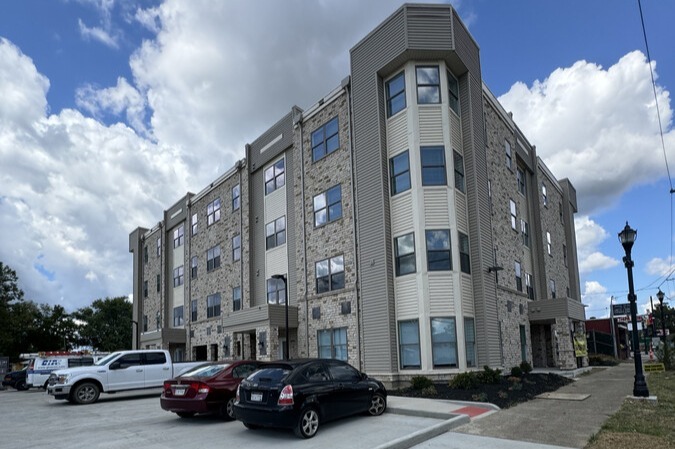 Barnett Commons in Huntington, WV - Foto de edificio