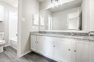 2038 Biscayne Dr in Lewisville, TX - Building Photo - Building Photo