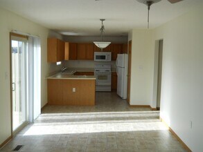2211-2213 Shamrock Ln-Unit -2213 Shamrock Ln. in Troy, OH - Building Photo - Building Photo