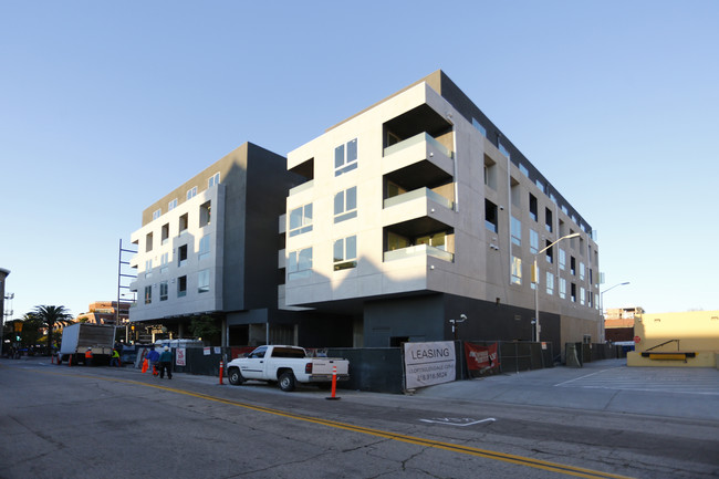 Ace 121 Apartments in Glendale, CA - Foto de edificio - Building Photo