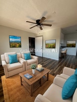 7800 S Hoover St in Los Angeles, CA - Building Photo