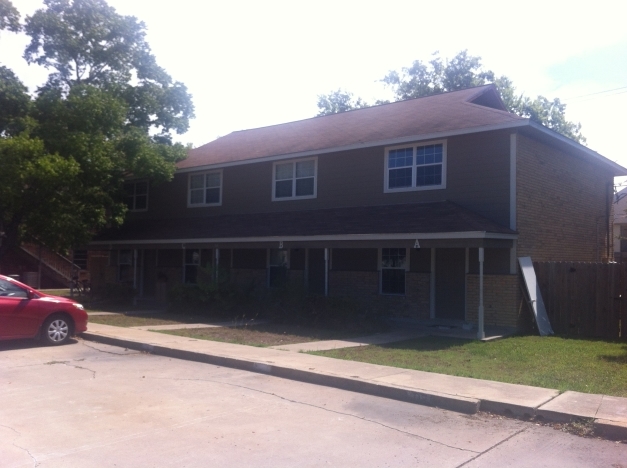 310-314 Manuel Dr in College Station, TX - Building Photo - Building Photo