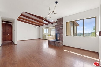 5010 Eaton St in Los Angeles, CA - Building Photo - Building Photo