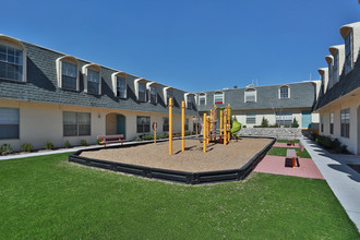 Monterrey Gardens in El Paso, TX - Building Photo - Building Photo