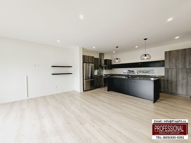 16112 99 Av NW in Edmonton, AB - Building Photo - Building Photo
