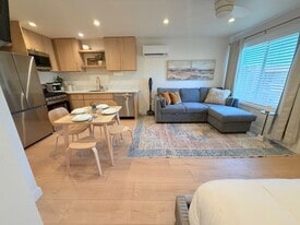 9966 Pacific Ave in Anaheim, CA - Building Photo