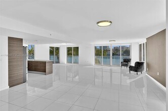 9901 E Bay Harbor Dr in Bay Harbor Islands, FL - Building Photo - Building Photo