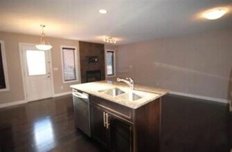 5123-168A 168A Ave NW in Edmonton, AB - Building Photo - Building Photo