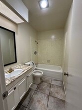 3001 Ripplewood Dr in Garland, TX - Foto de edificio - Building Photo