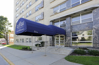 Elliott Arms Apartments in La crosse, WI - Foto de edificio - Building Photo