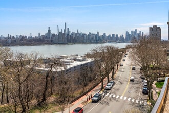 7855 Boulevard East, Unit 6G in North Bergen, NJ - Foto de edificio - Building Photo
