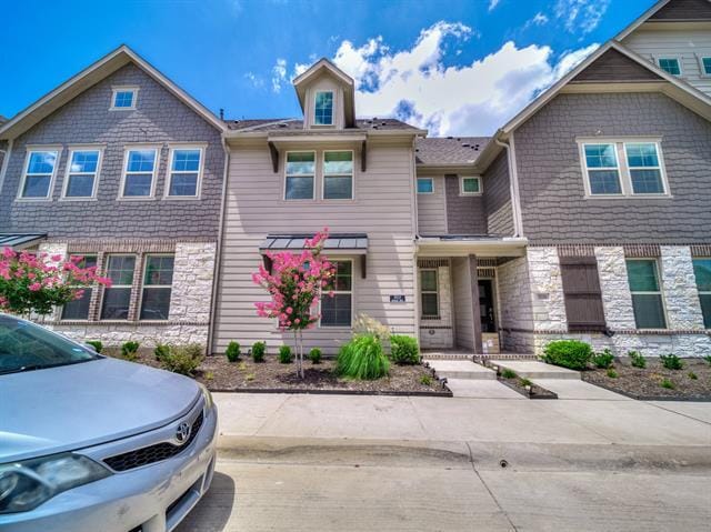property at 3512 Kingsland Dr