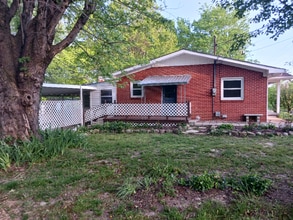 160 College St S in Mcewen, TN - Building Photo - Building Photo
