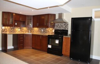 99 Gillett Dr in Ajax, ON - Building Photo