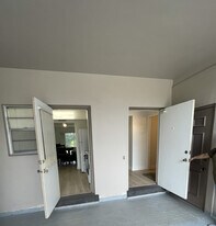 2441 SW 82nd Ave in Davie, FL - Building Photo