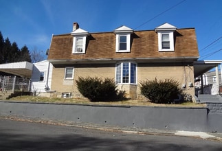 900 Ridge St in Easton, PA - Building Photo - Building Photo
