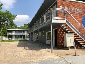 7813 Detroit St in Houston, TX - Building Photo - Building Photo