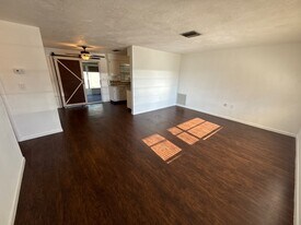 90 S Davis St in Beverly Hills, FL - Building Photo