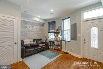 604 Harvard St NW in Washington, DC - Building Photo - Building Photo